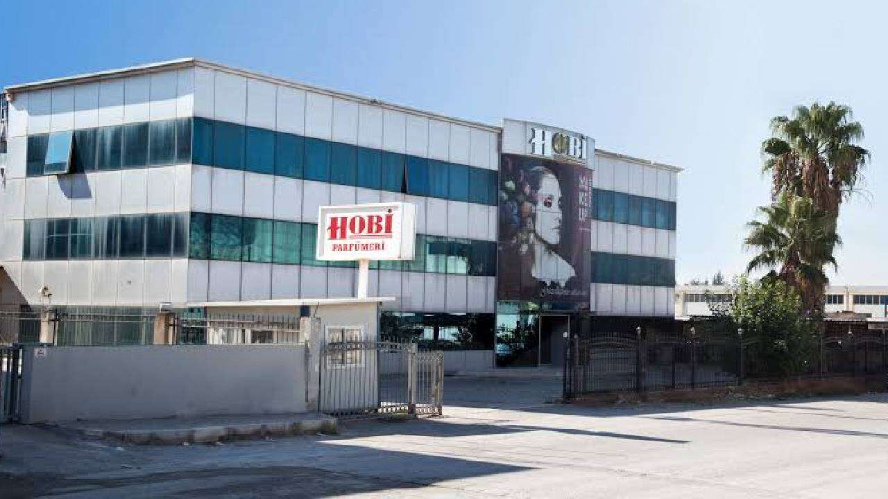 Anlaşma tamamlandı! Türkiye'nin dev market zinciri satıldı: İşte yeni sahibi 4